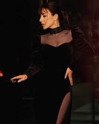 بالصور- ماغي بو غصن تتألق بفستان أسود بغاية الأناقة.. وسعره سيفاجئكم!