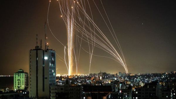 إسرائيل تستقبل العام الجديد بصواريخ المُقاومة الفلسطينية في سماء تل أبيب