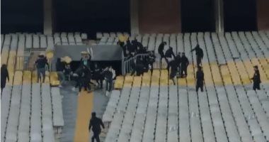 عقوبات منتظرة بعد شغب جماهير المصرى والإسماعيلى.. الحرمان من المباريات أبرزها