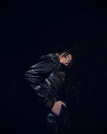 بالصور- دانييلا رحمة تستعرض أنوثتها بفستان أسود لامع..إليكم كم بلغ سعره!