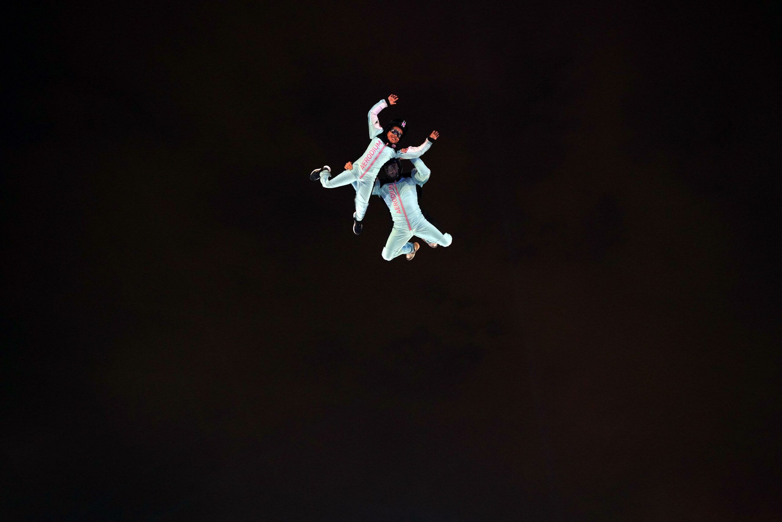 زوار موسم الرياض يحلّقون بلا أجنحة في بوليفارد وورلد