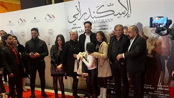 خالد يوسف يحتفل بالعرض الخاص لفيلم "الإسكندراني" بحضور نبيلة عبيد