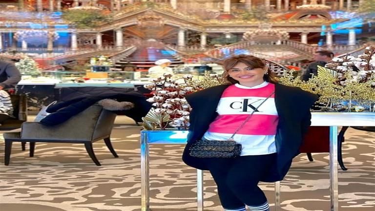 منة فضالي في أحدث جلسة تصوير من أسطنبول احتفالا بعام 2024 (صور)