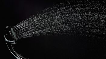 فوائد مدهشة يمكن أن يمنحها الاستحمام بالماء البارد للجسم..تعرف عليها.،