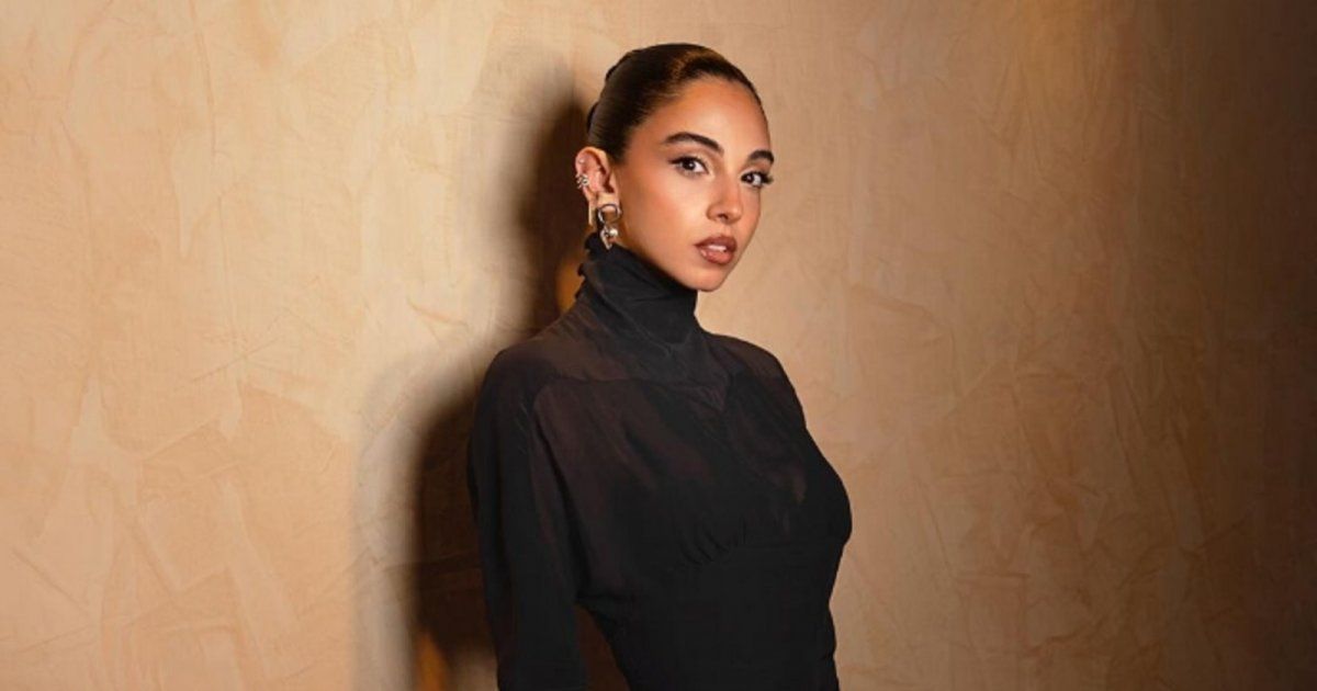 بالكاجوال الأسود..سلمى أبو ضيف تخطف الأنظار بجمالها وأنوثتها