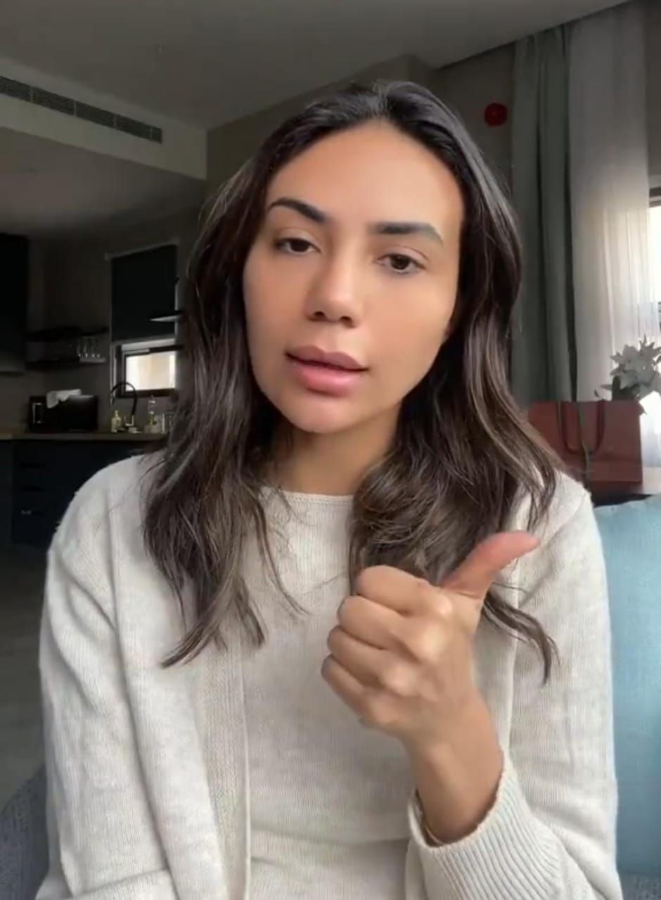 لبنى عبدالعزيز للفتيات : صلي ثم صلي حتى لو أنتِ إيش ما كنتي..فيديو