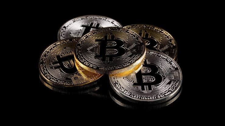 إليك عدد المتداولين الذين تمت تصفيتهم بعد ارتفاع سعر عملة البيتكوين (BTC) إلى ما يزيد عن 45 ألف دولار
