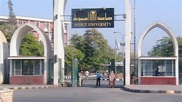 فريق المسرح بجامعة أسيوط ينظم عرضا مسرحيا بعنوان "نعيمة"