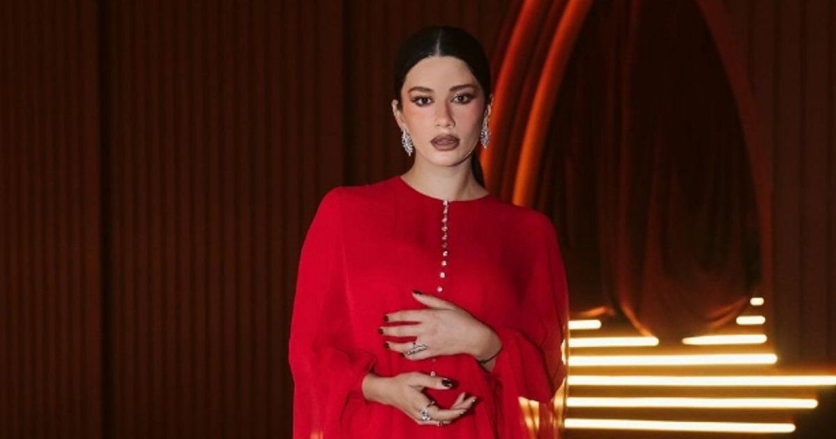 بالصور- بإطلالة كاجوال مميزة..سينتيا خليفة تتألق بجمالها