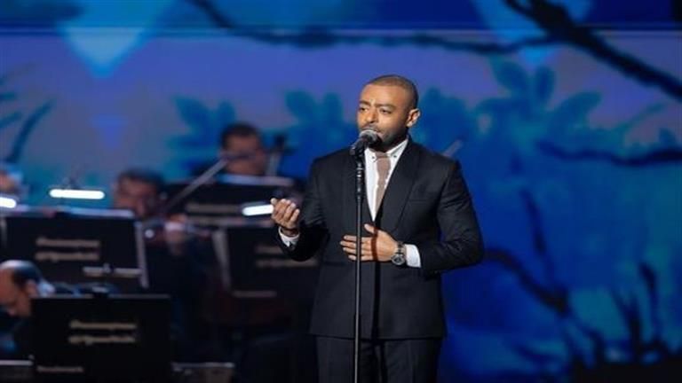 تامر عاشور يكشف عن تعاونه الأول مع «بنش مارك» في أولى أغانيه «هيجيلي موجوع»