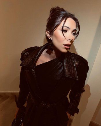 بالصور- دانييلا رحمة تستعرض أنوثتها بفستان أسود لامع..إليكم كم بلغ سعره!