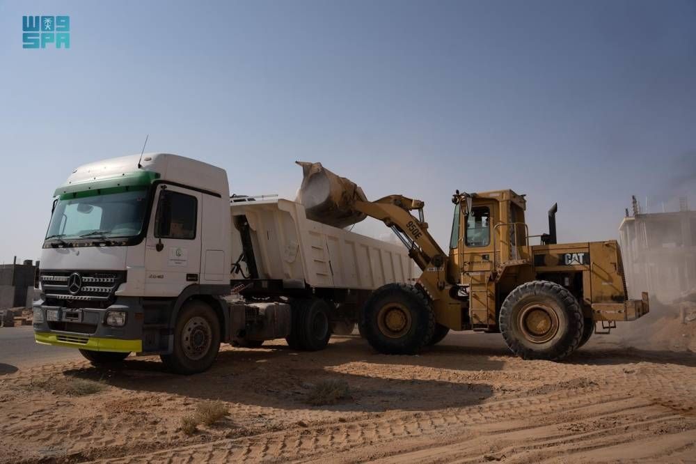 رفع 8 آلاف طن أنقاض