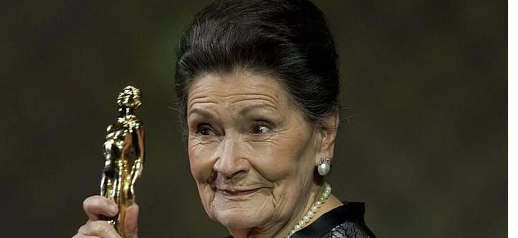 وفاة الممثلة المكسيكية آنا أوفيليا صاحبة صوت ماما كوكو عن عمر 90 عاما