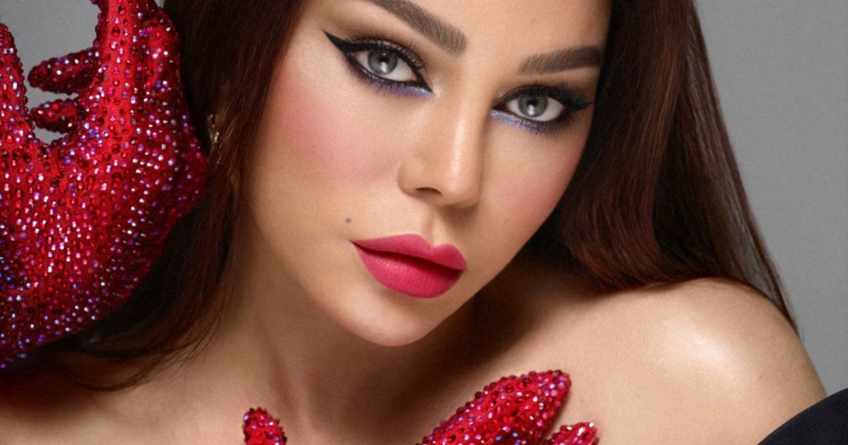 هيفا وهبي تقلب مواقع التواصل وتُصبح تريند بإطلالتها وتصرفها-بالفيديو