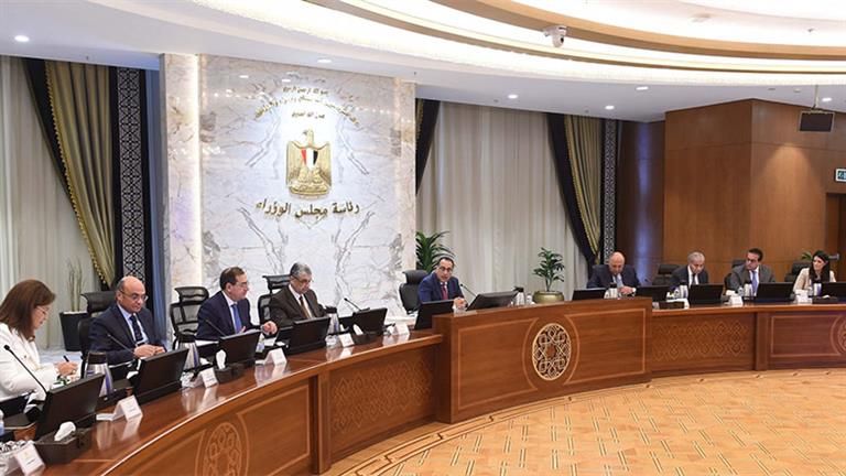 الحكومة تكشف دوافع تحريك أسعار الكهرباء والبنزين والمترو