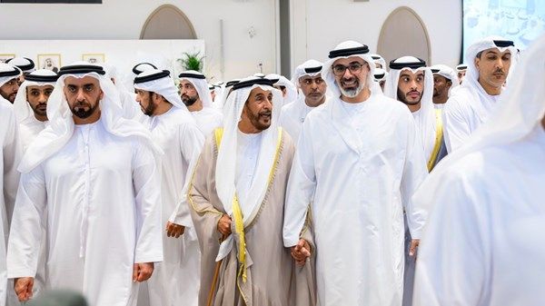 خالد بن محمد بن زايد وسيف بن زايد يحضران حفل استقبال بمناسبة زفاف محمد فرج بن حمودة