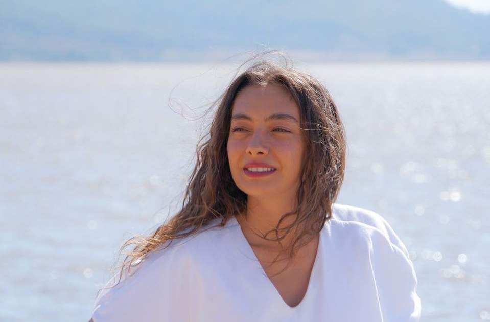 نسليهان أتاغول في صورة من طفولتها