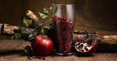 يعزز الذاكرة ويحسن جودة النوم.. فوائد الرمان لصحة الدماغ ولحل مشكلة النسيان هيزود ذكائك وهتبقى خارق