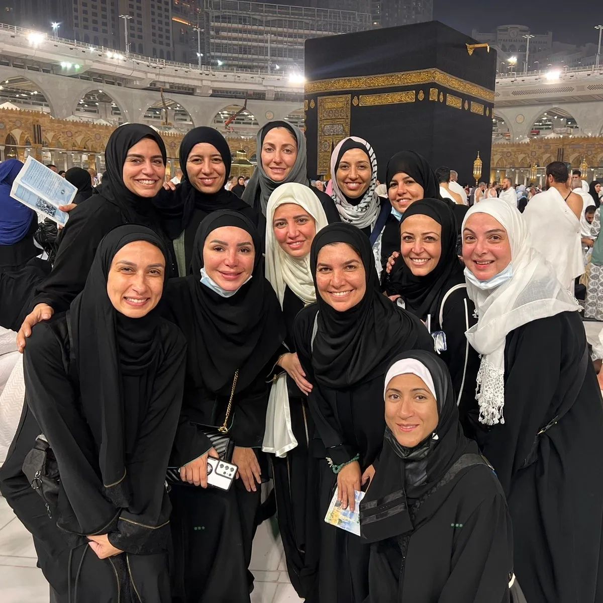 إنجى علاء بعد العمرة: الفترة اللى فاتت مكانتش سهلة وربنا ينور بصيرتنا