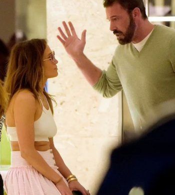 بالصور- شجار حاد ومحاولة ضرب بين جينيفر لوبيز وبن أفليك