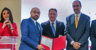 الكاتب الصحفى حازم عادل يتسلم ترخيص موقع مصر تايمز من "الأعلى للإعلام"