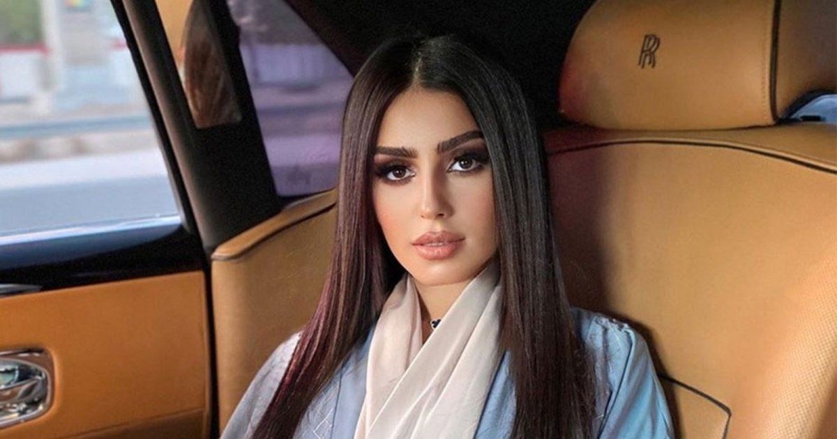 والدة المهرة البحرينية حديث الجمهور بسبب مظهرها-بالصورة