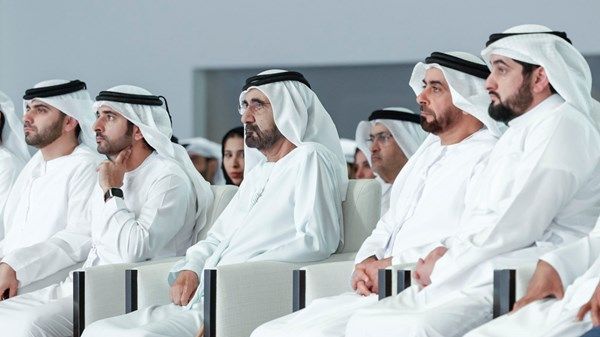 حمدان بن محمد يحضر جانباً من فعاليات المنتدى الاستراتيجي العربي