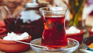 طبيب يكشف عن أسماء 5 أدوية يمنع تناولها مع الشاهي أو القهوة