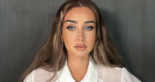 هنا الزاهد تبدأ العام بنشاط فني لافت.. أربعة أعمال بانتظار جمهورها