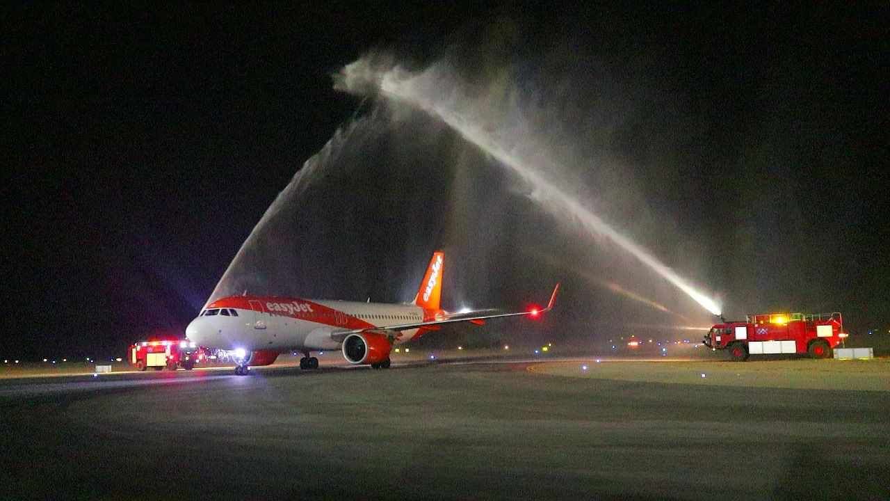 كندا تلغي كل رحلاتها إلى تل أبيب