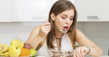 لو زهقت من الدايت.. طبيب يقدم نصائح للاستمرار فى خطة إنقاص وزنك