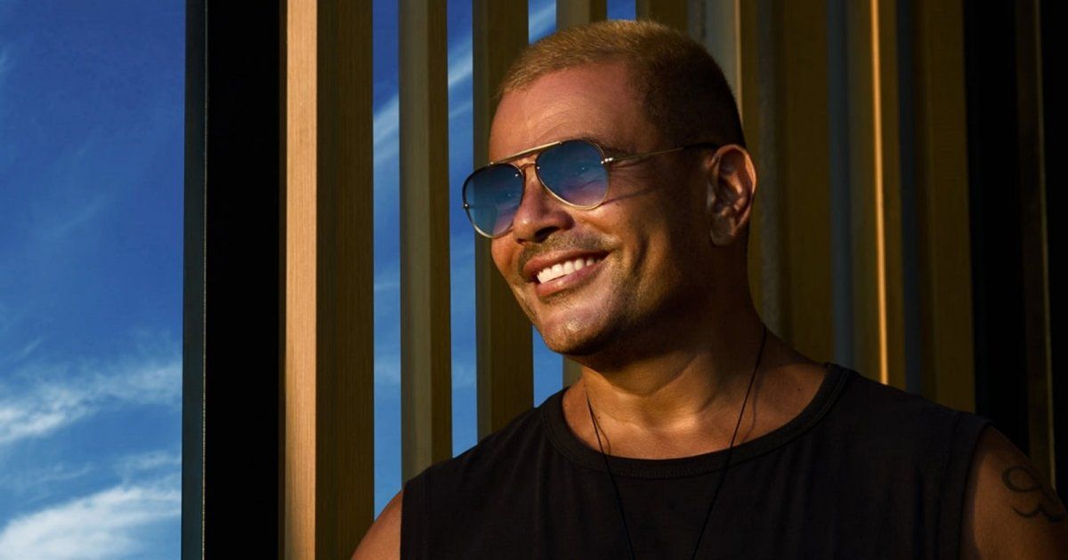 ألبوم عمرو دياب الجديد "مكانك" يحقق رقماً قياسياً في اسبوع