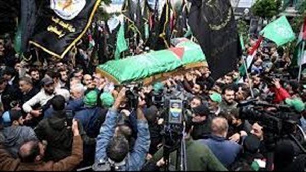 قيادي في حماس خلال تشييع جنازة العاروري: العدو لن يحبط الشعب بعمليات الاغتيالات