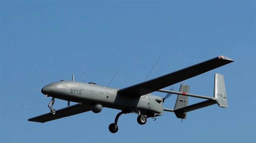 شاهد الدمار الذي حل بعجلة "السعيدي" بعد قصفها بمسيرة (فيديو)