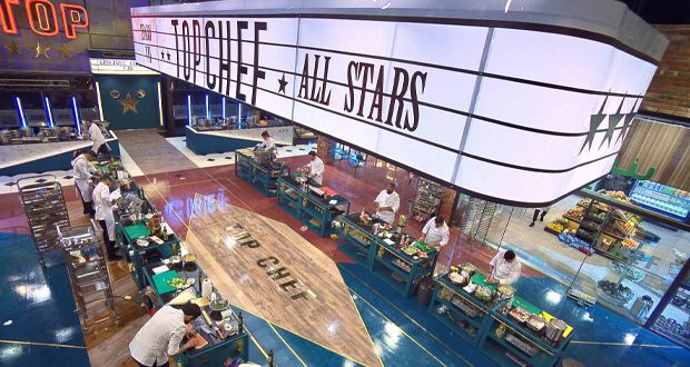منافسة حامية بين مشتركي TOP CHEF- All Stars.. من خسر في تحدّي المأكولات الجاهزة؟