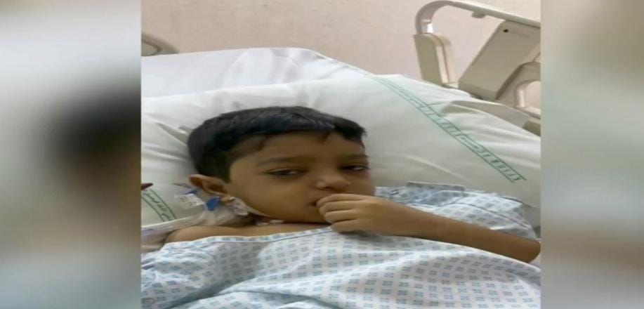 شاب ينقذ طفل من الموت ويتبرع له بجزء من كبده في الأحساء.. فيديو