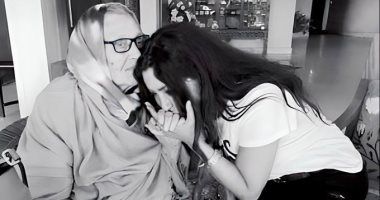 لطيفة ترثي والدتها: وجيعة كبيرة ماكنتش نتحملها لولا محبة الناس