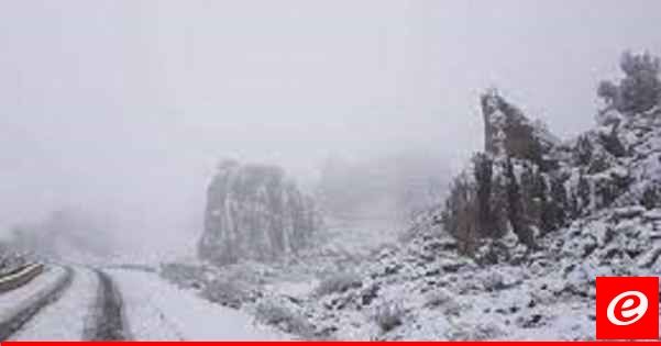 إنقاذ حافلة ركاب كانت عالقة بين الثلوج على طريق الضنية ـ الهرمل