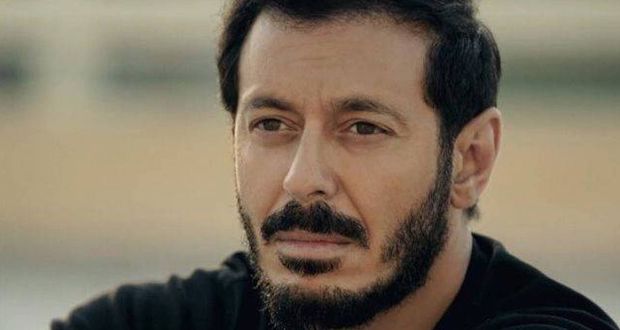 نقل والد مصطفى شعبان إلى العناية المركزة