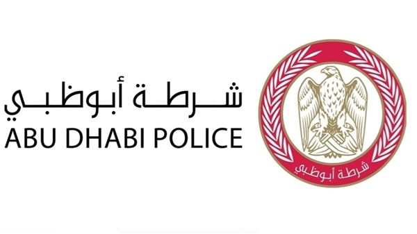 شرطة أبوظبي تبث فيديو لمخالفة التجاوز من كتف الطريق