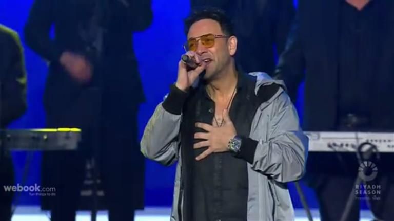 مصطفى قمر يغني "لحظة تفاهم" بدون موسيقى ويوجه الشكر لـ تركي آل الشيخ