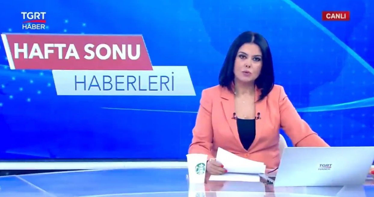 تلفزيون يطرد مذيعة أخبار ومخرج النشرة بسبب كوب قهوة من "ستاربكس"