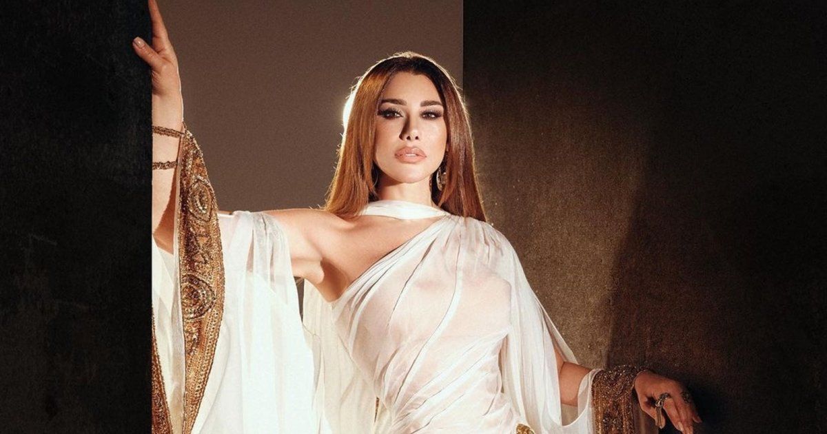 فستان نجوى كرم يعود لعام 1958.. هذه قصته وهكذا أعادت تصميمه