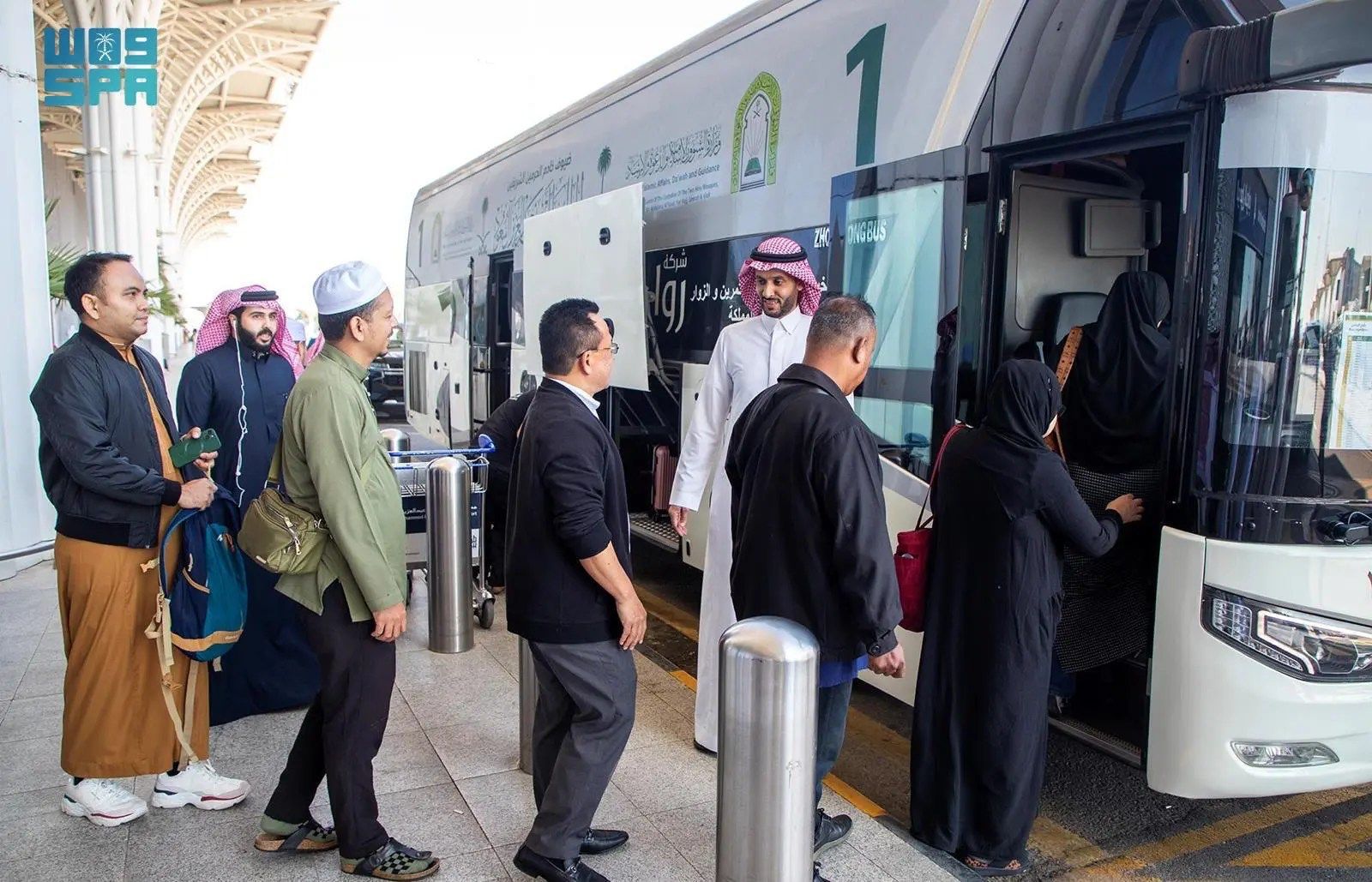 اكتمال وصول الدفعة الـ 15 من ضيوف خادم الحرمين الشريفين لبرنامج العمرة للمدينة