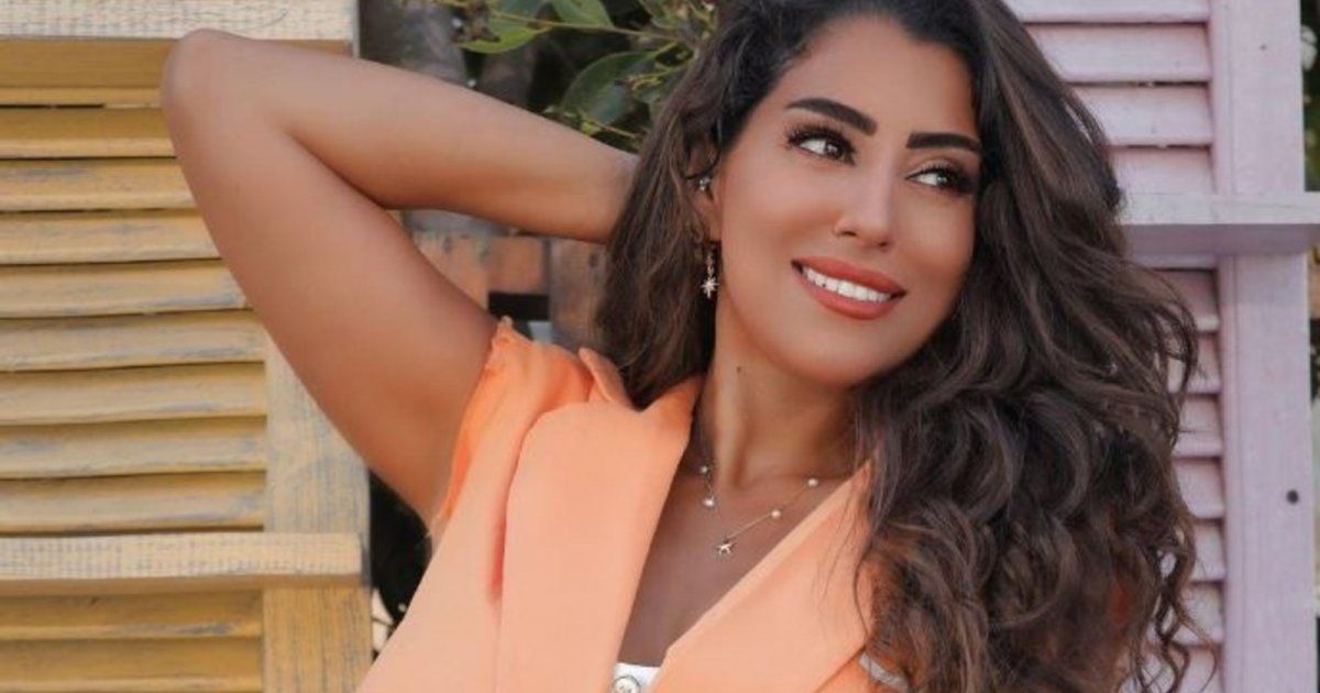بالجلد الأسود..أيتن عامر تخطف الأنظار بلوك كاجوال مميز