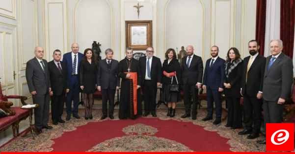 لجنة الشؤون الاجتماعية بالرابطة المارونية وزعت هدايا مالية على أولاد عائلات "العرس الجماعي"