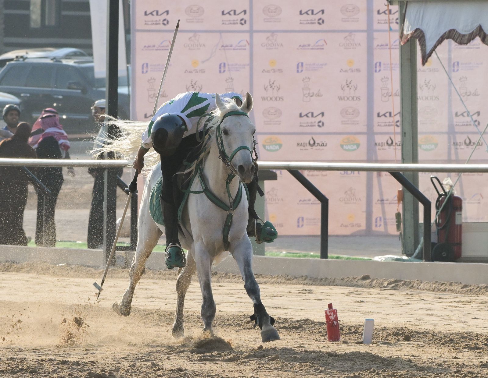 محافظ بقيق يفتتح بطولة منتجع سدرا لالتقاط الأوتاد