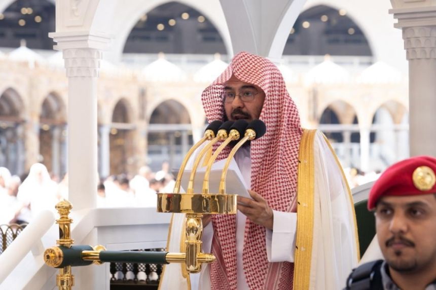 "السديس" يحذر من متاجري الأوهام وخطورة كل مايثير الفتنة