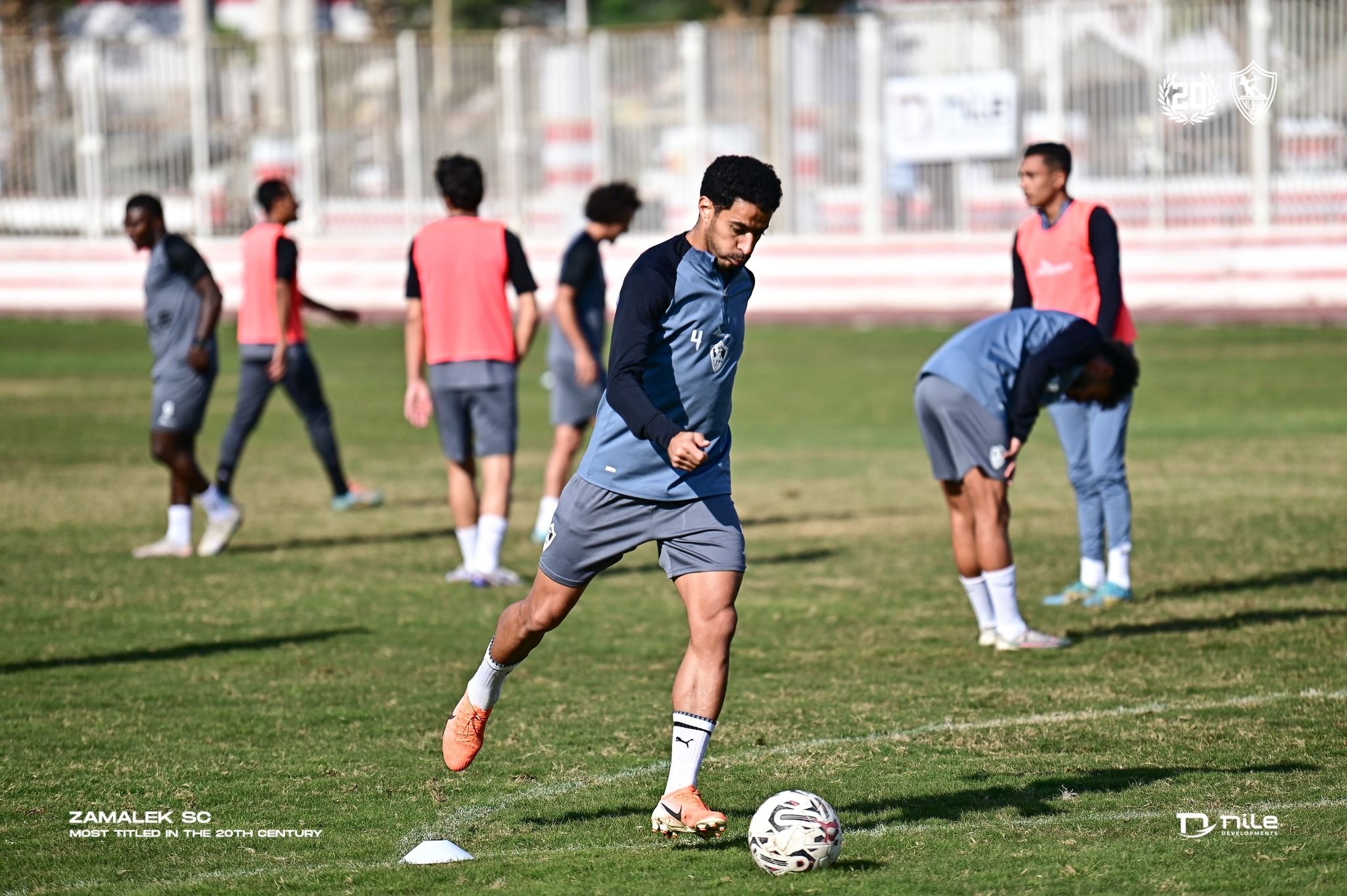 كواليس عودة الزمالك للتدريبات فى 10 صور استعدادا لدورتى معسكر الإمارات
