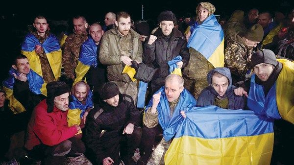 خبراء ومحللون لـ«الاتحاد»: تبادل الأسرى بين أوكرانيا وروسيا نجاح لدبلوماسية الإمارات